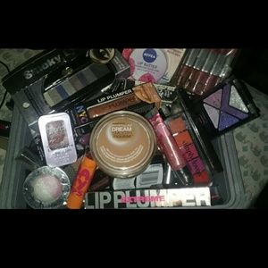 Makeup bundle